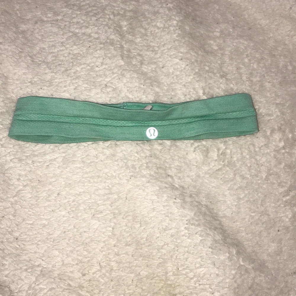 Lululemon thin mint green headband